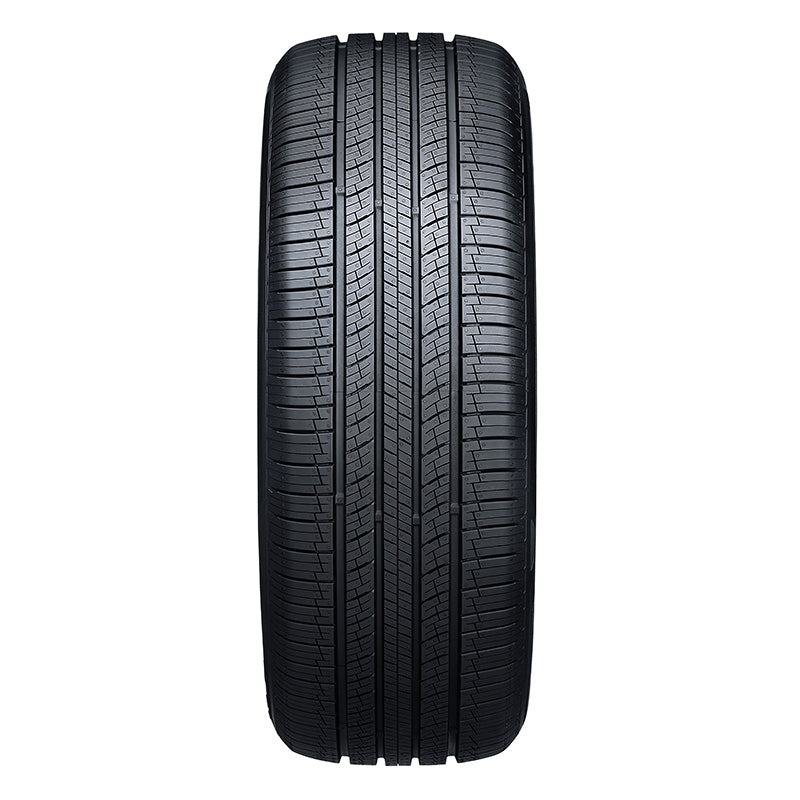 Nexen Roadian GTX 285/50R20, front view of tread pattern